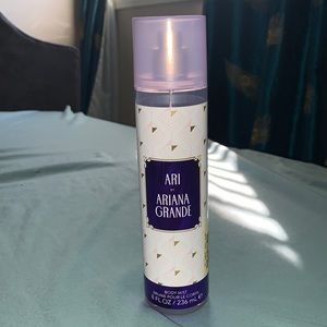 ARIANA GRANDE body mist ari